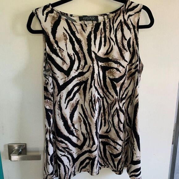 New, no tags, evil eye charm and chain, clear stones and white enamel accents - Picture 11 of 16